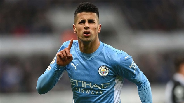 arsenal-chinh-thuc-ra-gia-chieu-mo-cancelo
