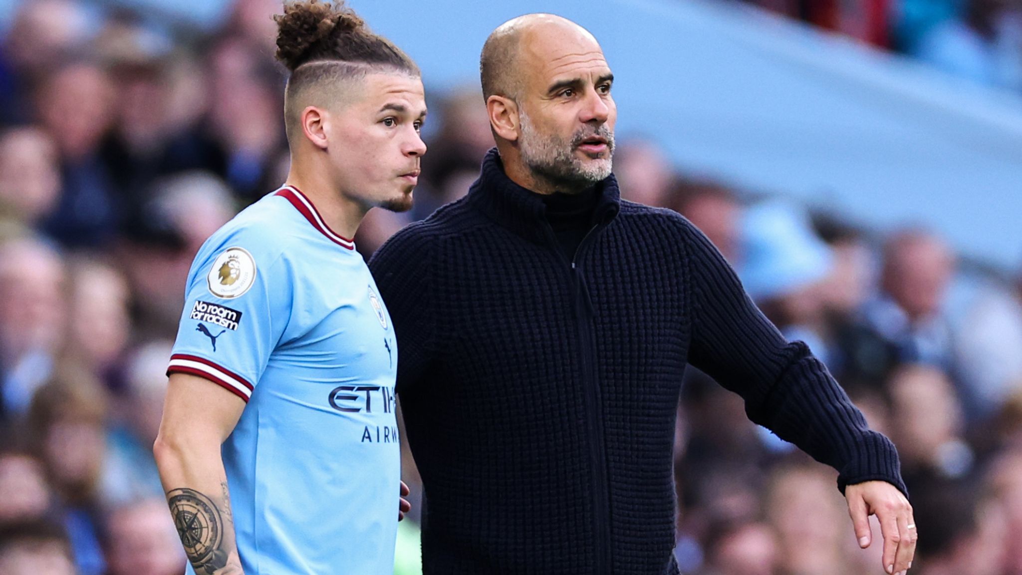 Phillips tỏ ra lạc lõng trong lối chơi của Man City