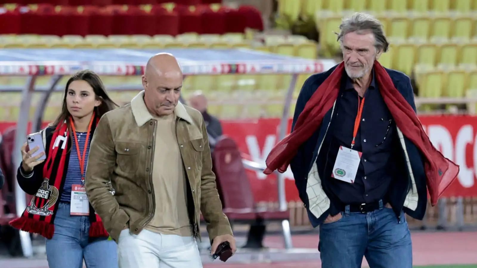 Sir Dave Brailsford (bên trái) sẽ bắt đầu việc đánh giá lại Manchester United