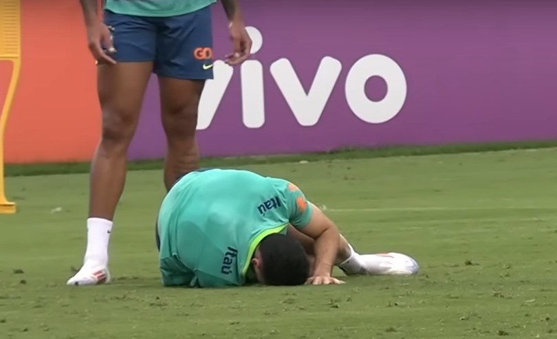 CĐV Brazil hi vọng Martinelli không gặp chấn thương nặng